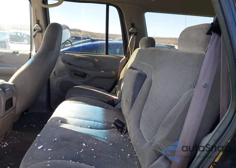 2000 Ford Expedition Xlt z USA, uszkodzony, nr VIN 1FMRU1666YLA65647